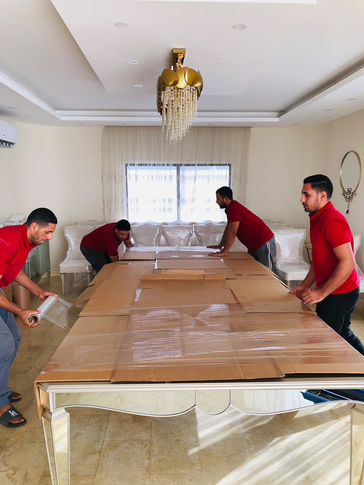 نقل عفش مع الفك والتركيب في جده